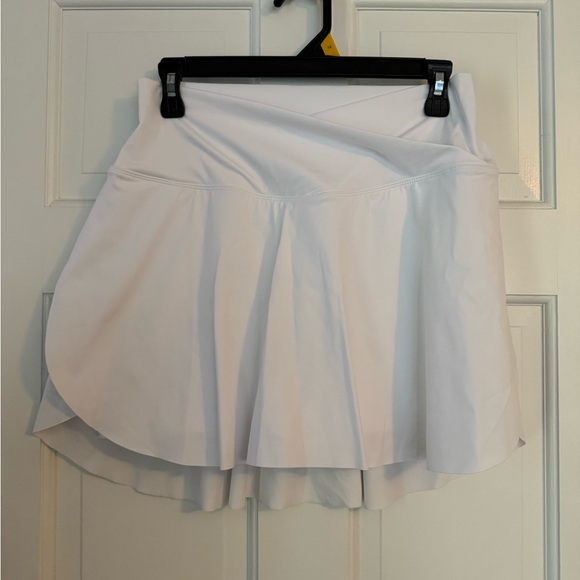 HALARA Dresses & Skirts - White Layered Halara skort